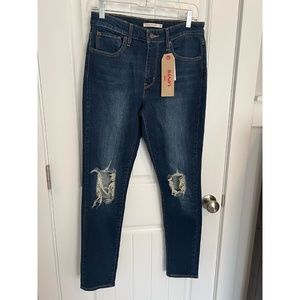 NWT Levi’s 721 Dark Wash Distressed High Rise Jeans - Size 29